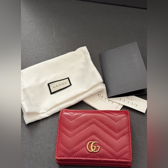 GUCCI MARMONT WALLET - Picture 2 of 10